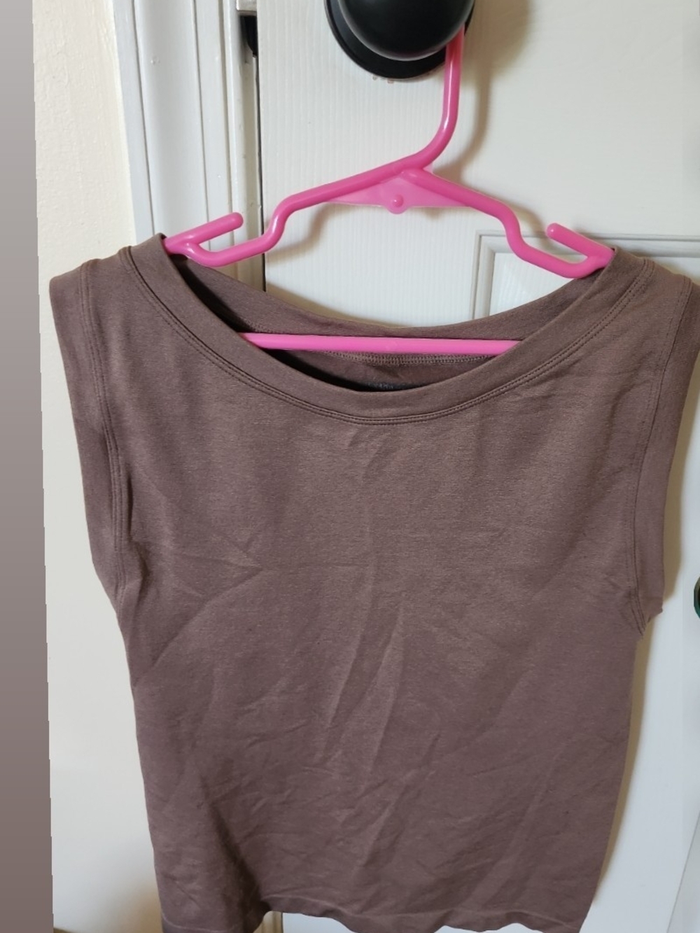 Zenana Outfitters Brown Sleeveless Scoop Neck Tank